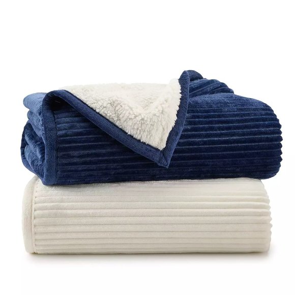 Cuddl Duds Ivory Rib Plush to Sherpa Throw 50'' x 60" - Picture 3 of 5